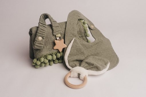 conjunto oferta bebé em tons de verde